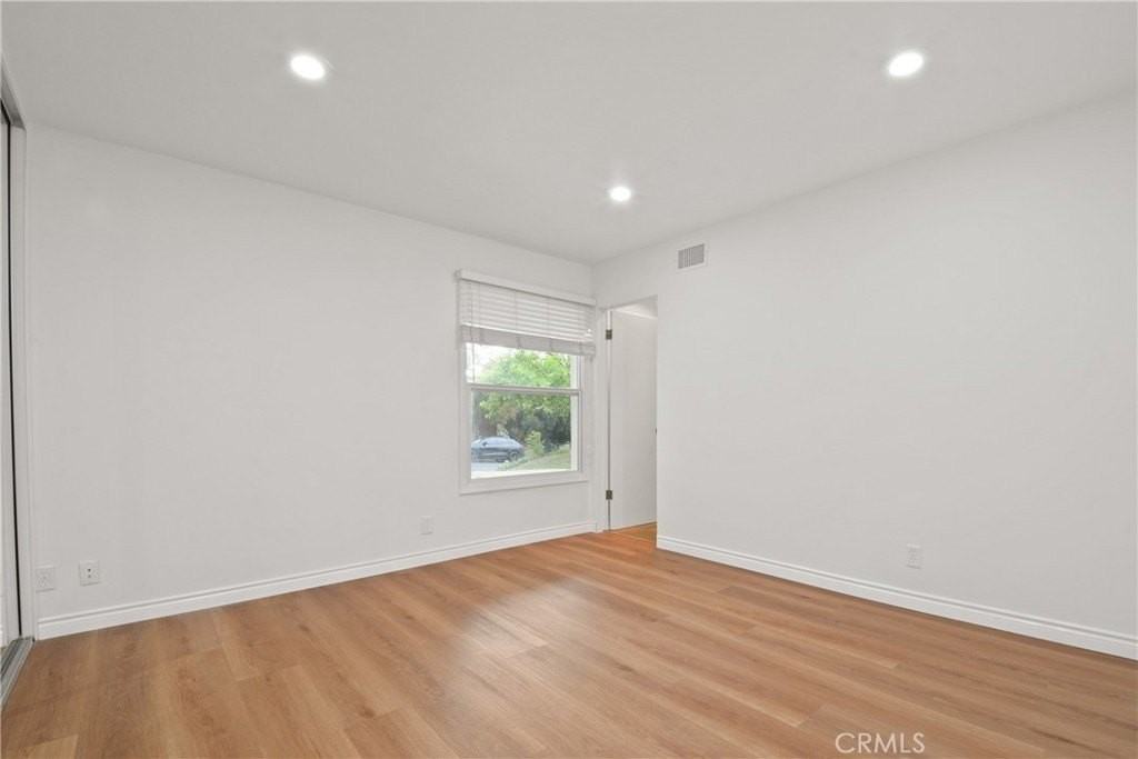 6149 Dalecrest Ave - Photo 3 of 11