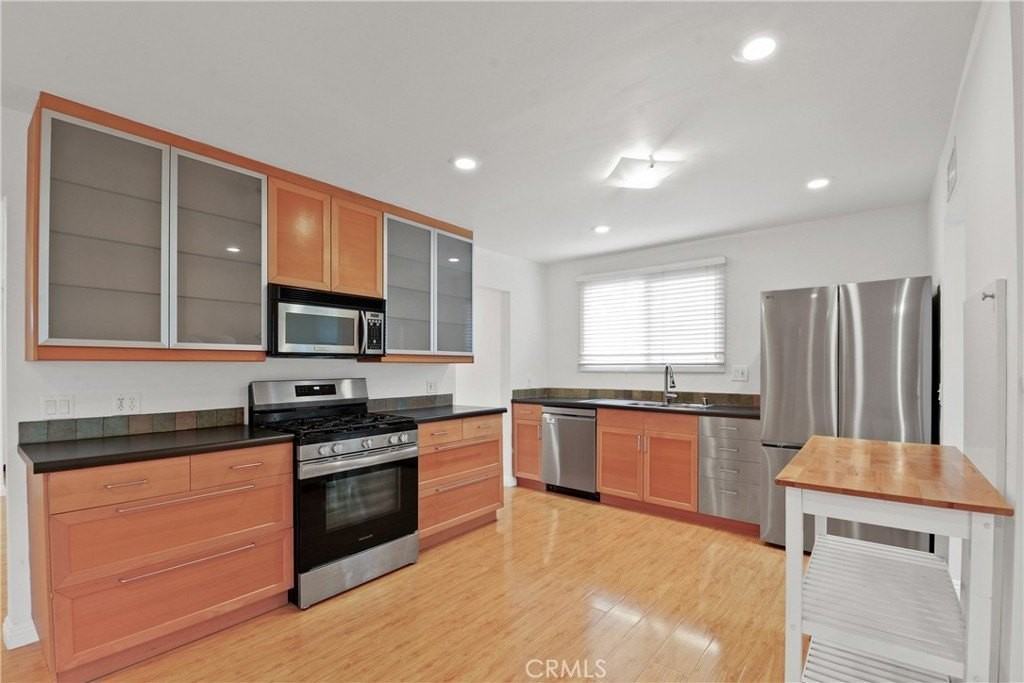 6149 Dalecrest Ave - Photo 5 of 11