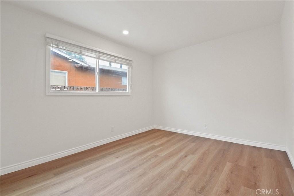 6149 Dalecrest Ave - Photo 7 of 11