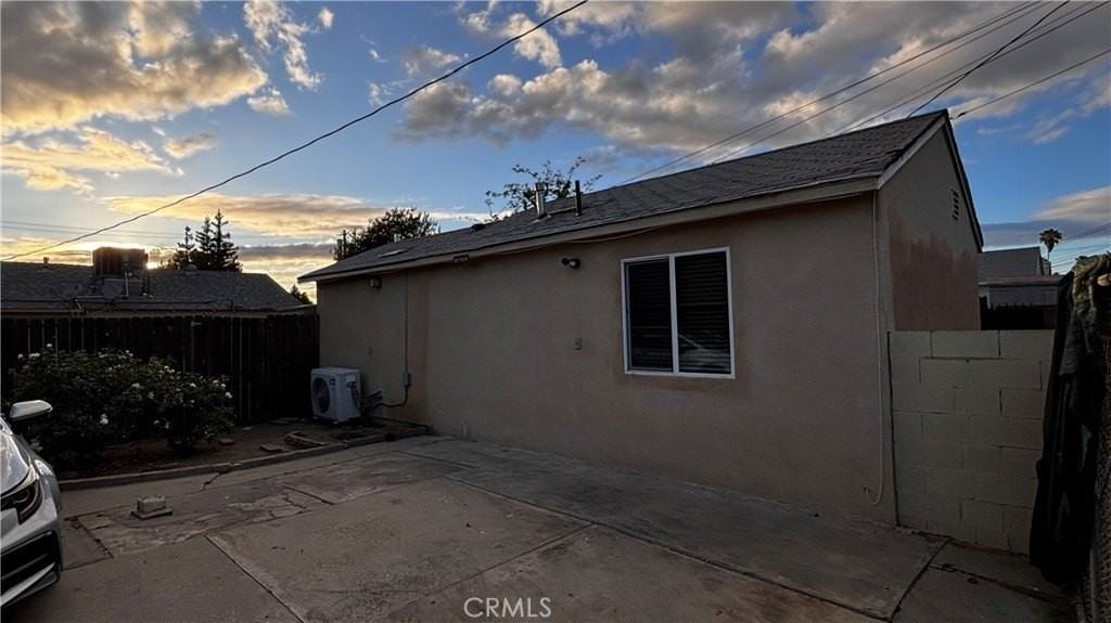 7922 Lindley Ave - Photo 3 of 11