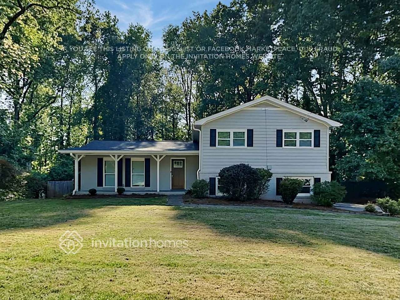 3269 Robin Hood Ln