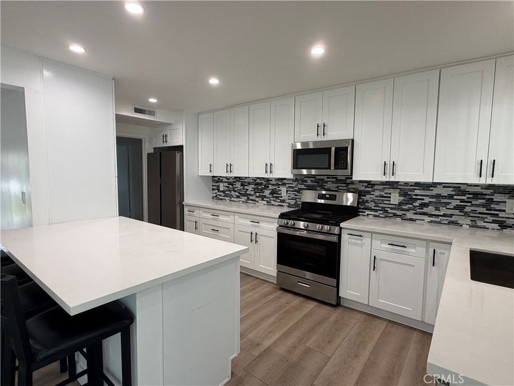 8414 Owensmouth Ave - Photo 3 of 20