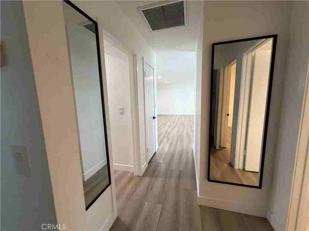 8414 Owensmouth Ave - Photo 6 of 20