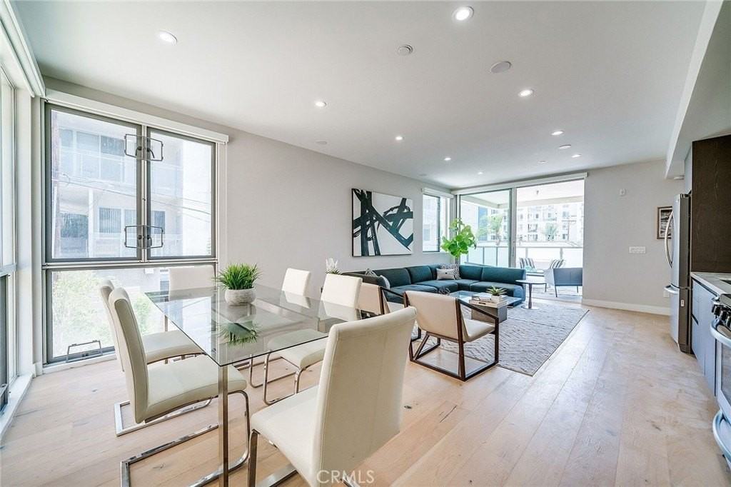 1148 N Detroit St #1B - Photo 3 of 22