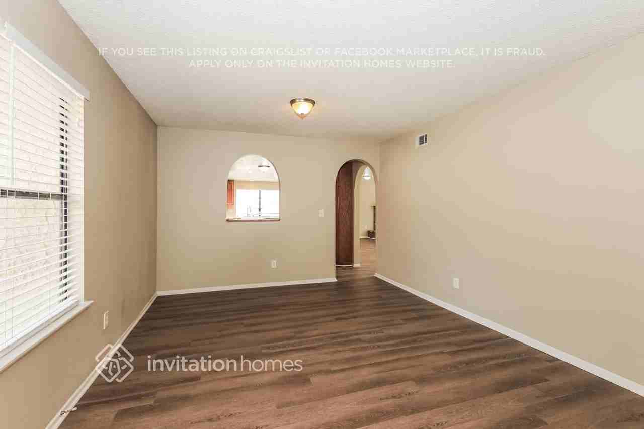 11579 Ridgecrest Ln - Photo 5 of 17