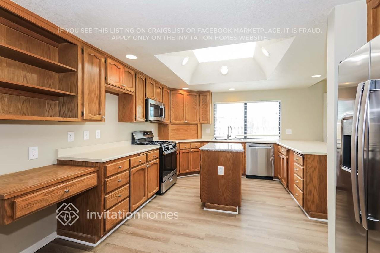 11579 Ridgecrest Ln - Photo 6 of 17