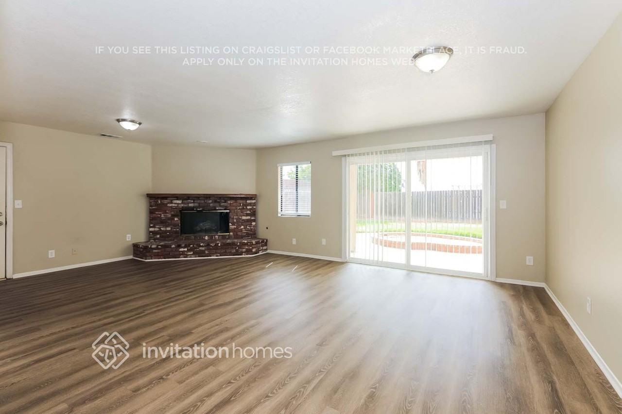 11579 Ridgecrest Ln - Photo 7 of 17