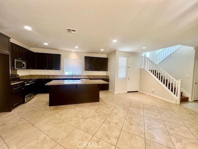 14566 Rochester Ave - Photo 5 of 33