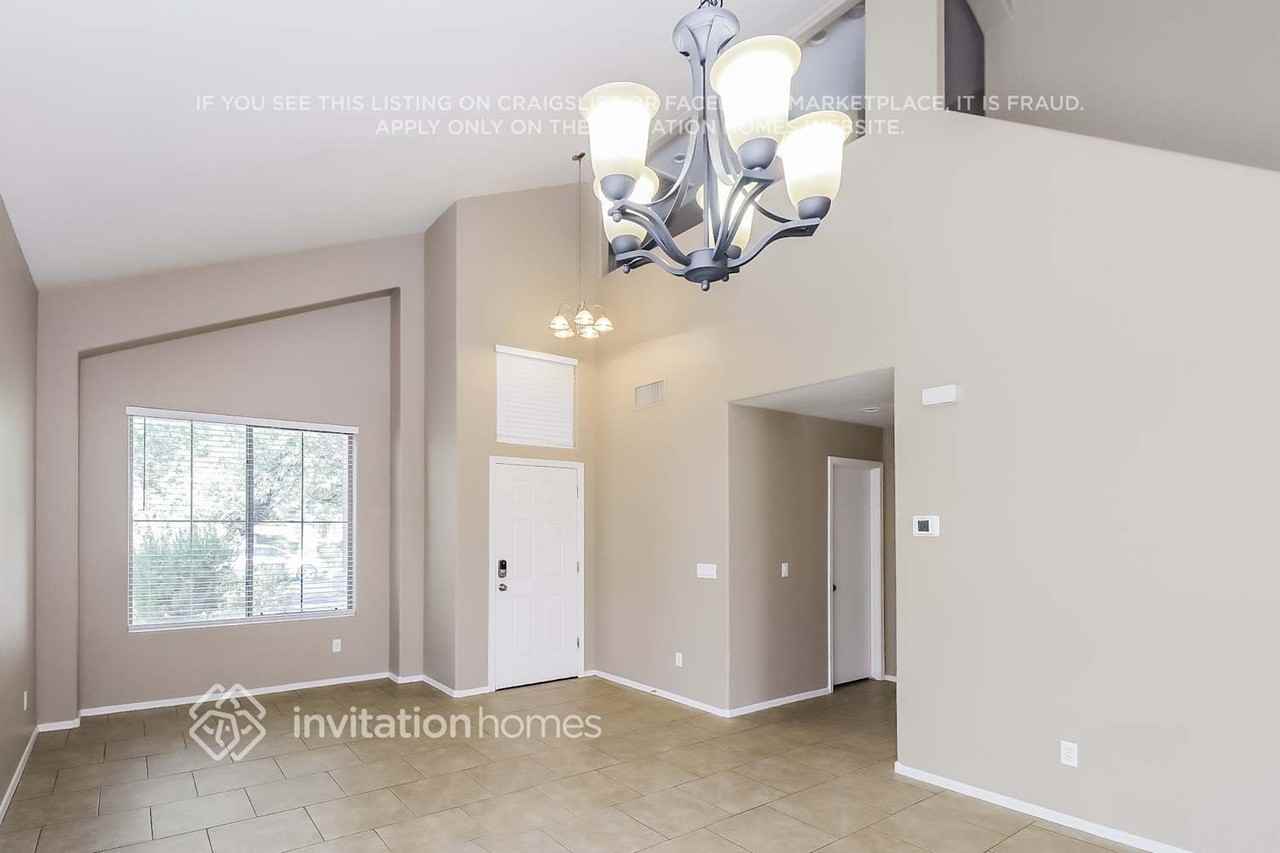 10215 W Veliana Way - Photo 5 of 16