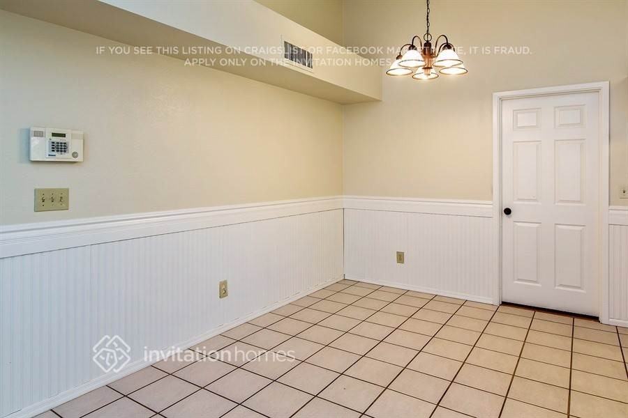 128 W Indigo St - Photo 2 of 7