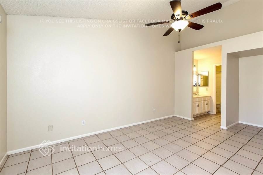 128 W Indigo St - Photo 4 of 7