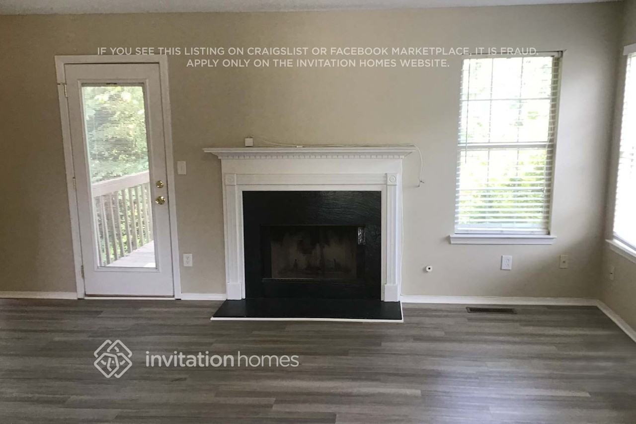 4402 Horseshoe Ct - Photo 2 of 14