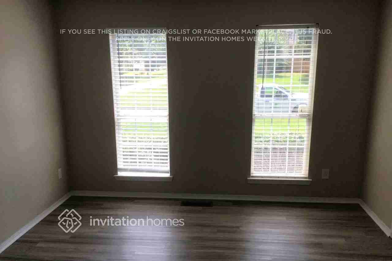 4402 Horseshoe Ct - Photo 3 of 14