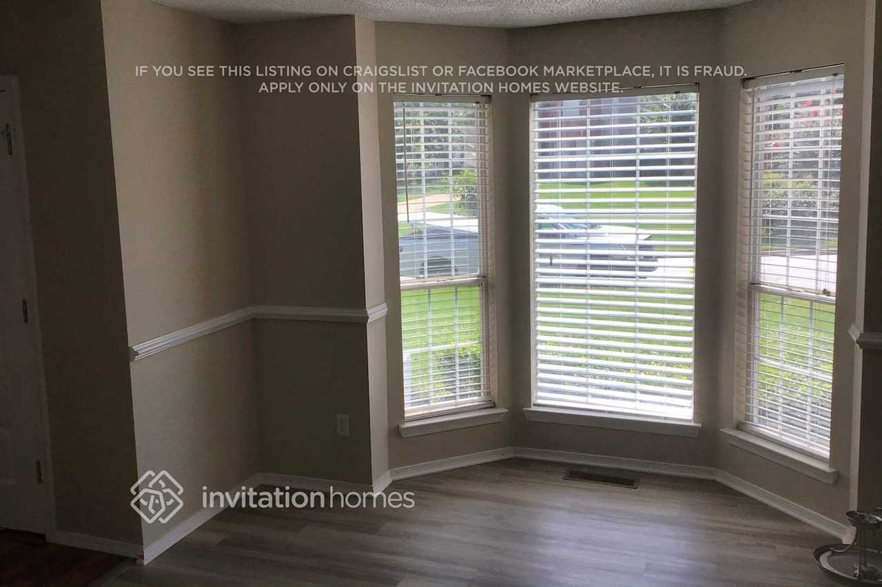 4402 Horseshoe Ct - Photo 4 of 14