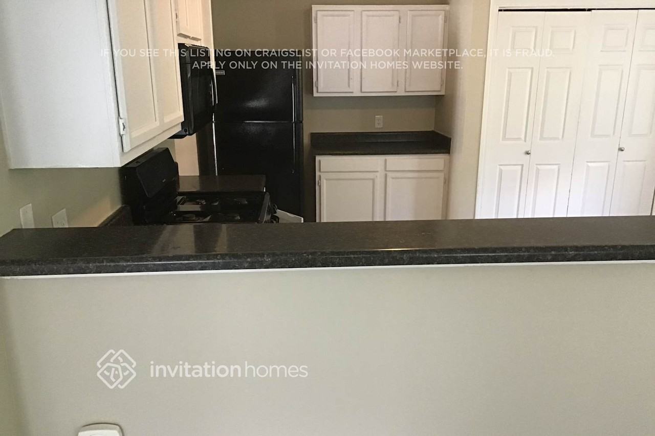 4402 Horseshoe Ct - Photo 5 of 14