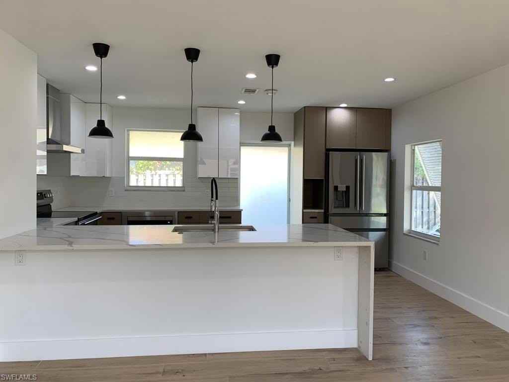 811 94th Ave N - Photo 2 of 15