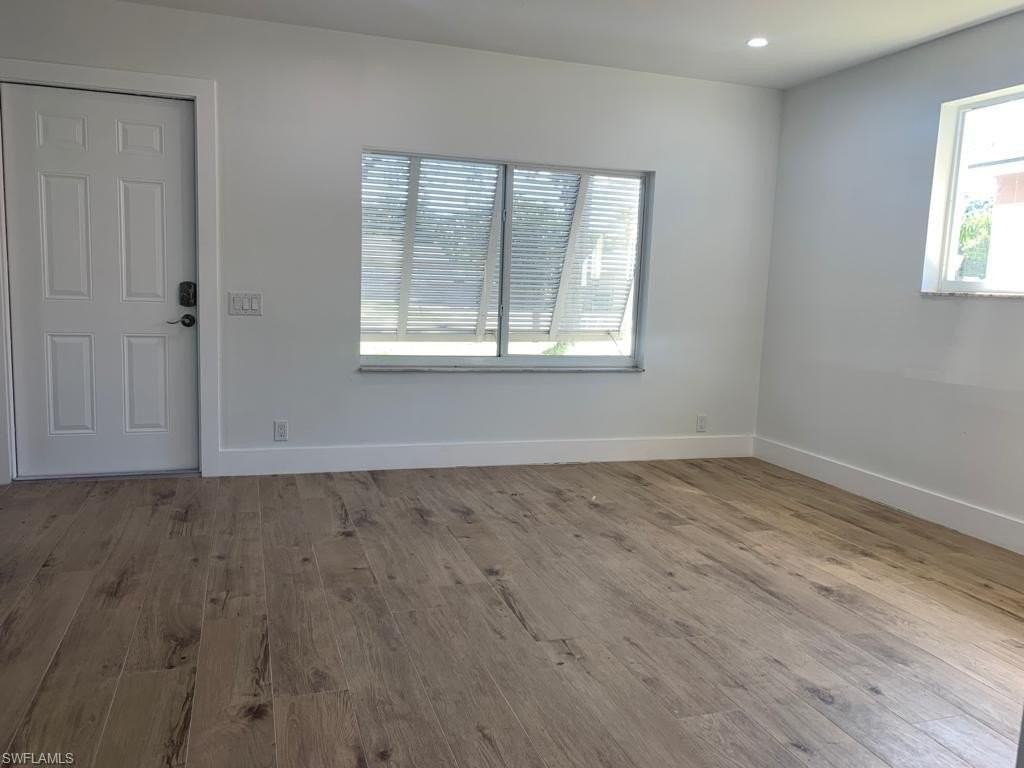 811 94th Ave N - Photo 3 of 15