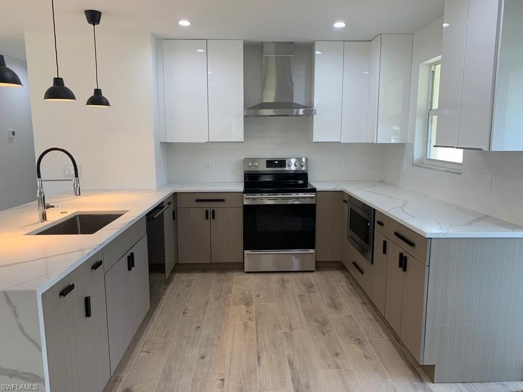 811 94th Ave N - Photo 4 of 15