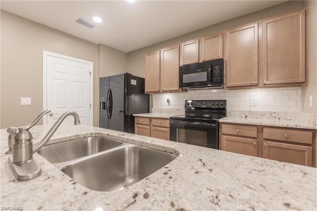 26978 Wildwood Pines Ln - Photo 3 of 31