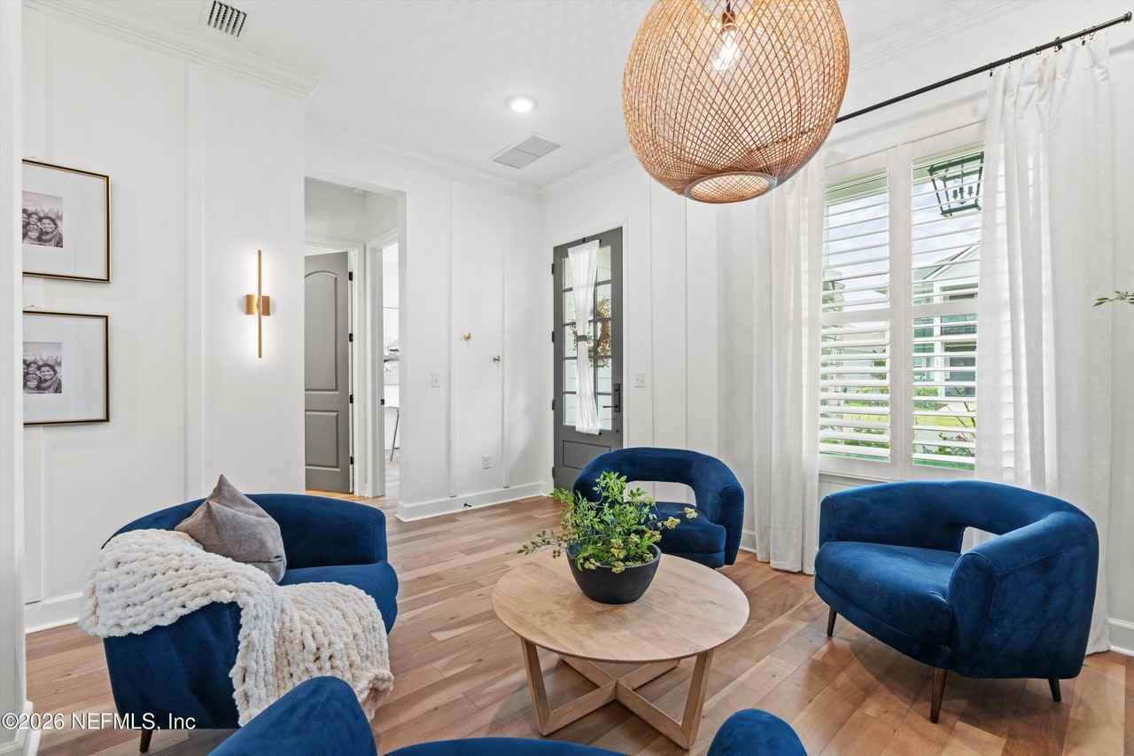 192 Park Center Ave - Photo 7 of 38