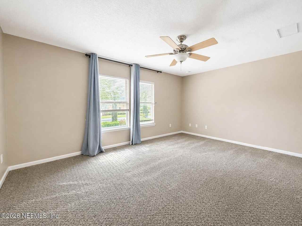 253 E Pisa Pl - Photo 5 of 10