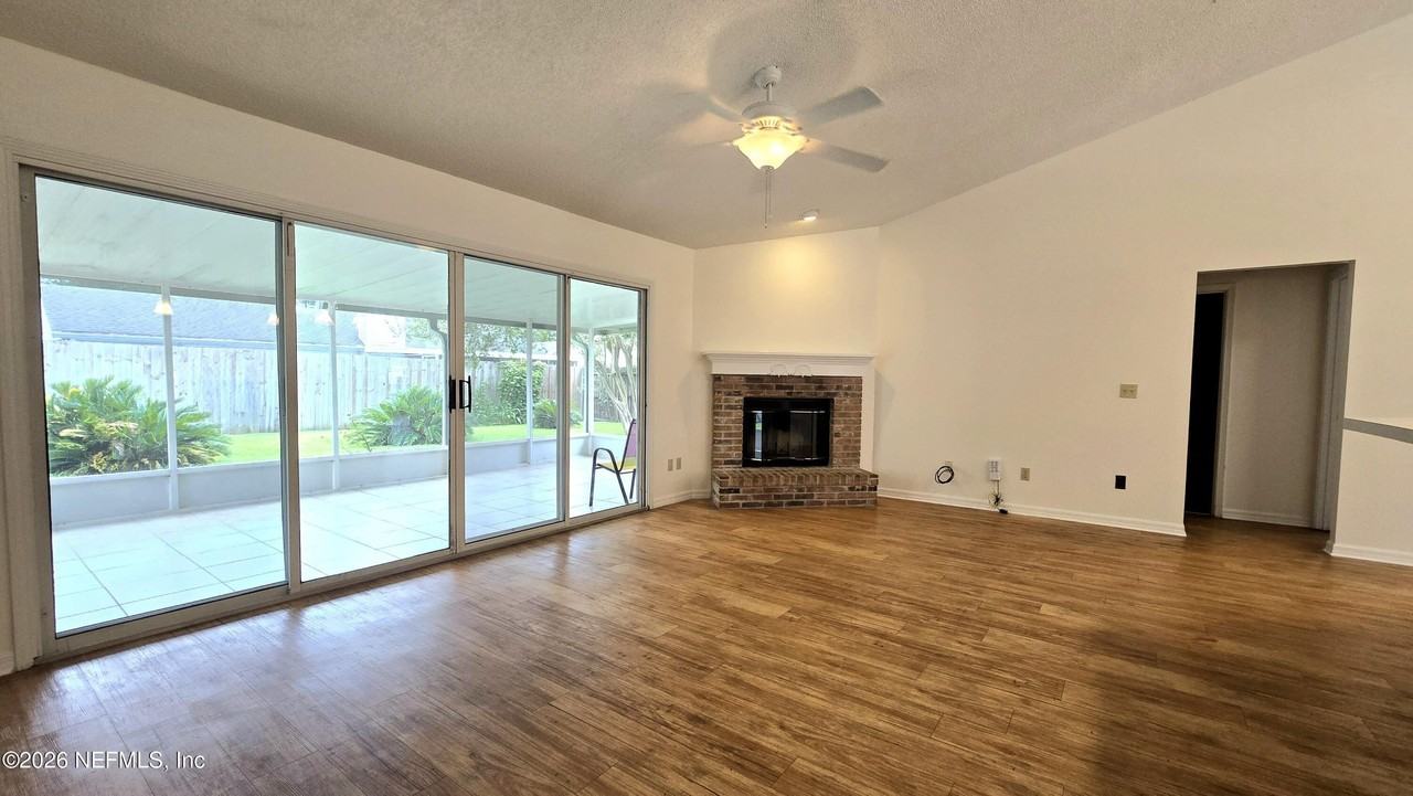 8636 Charlesgate Cir N - Photo 5 of 19