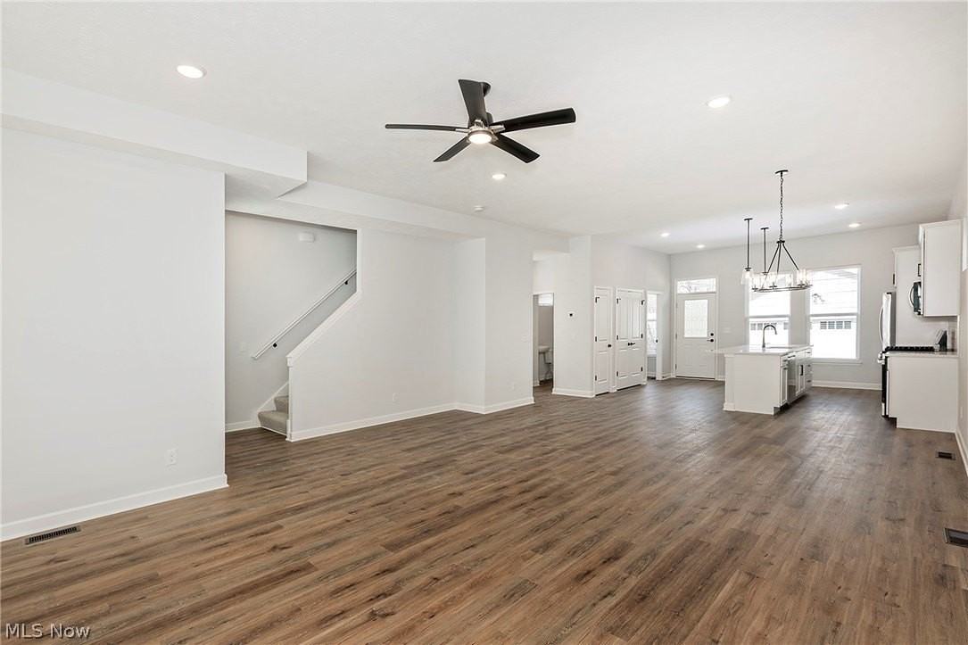 2240 E 97th St - Photo 5 of 44