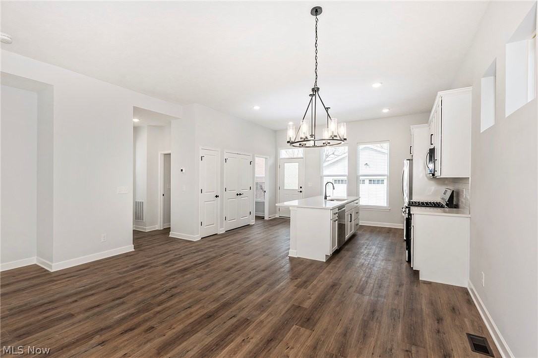 2240 E 97th St - Photo 6 of 44