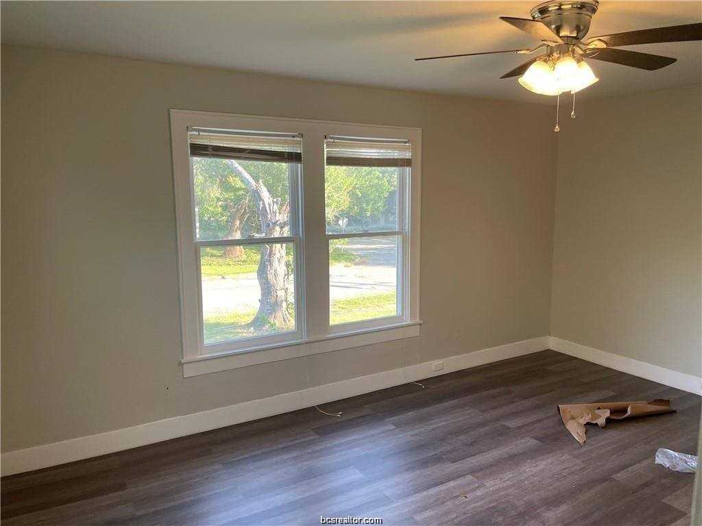 803 E Mcalpine St - Photo 2 of 7