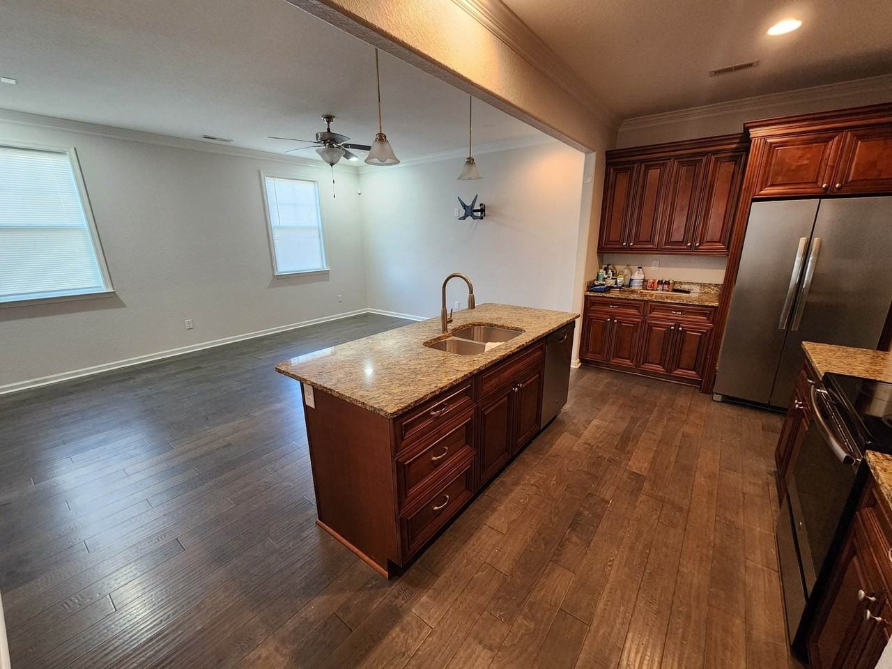 8011 Woodall Rd #B - Photo 5 of 44