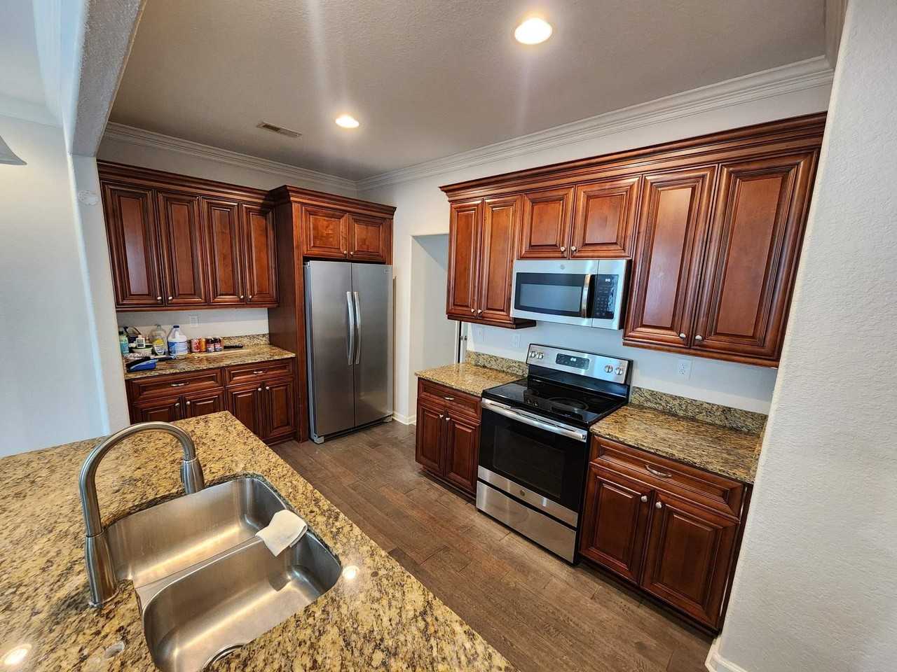 8011 Woodall Rd #B - Photo 7 of 44