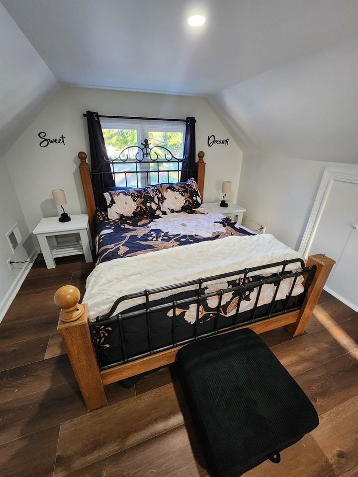 7929 Pythian Ave - Photo 3 of 14