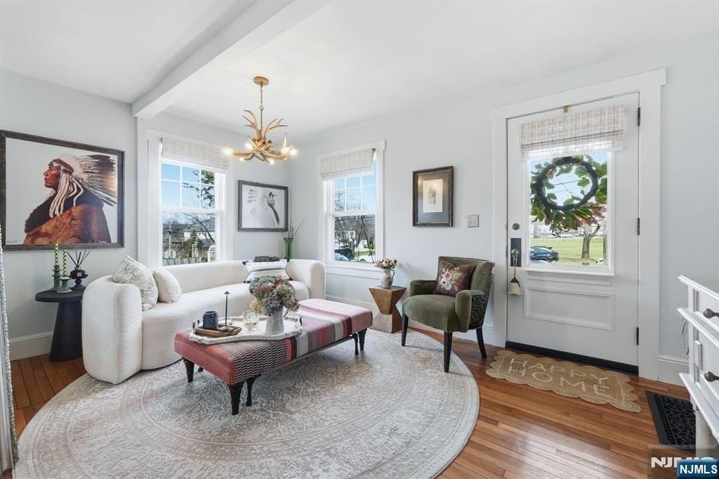 122 Prospect St - Photo 3 of 12