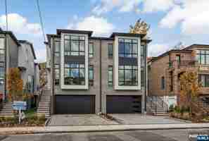 featured image of 2449 Camner St