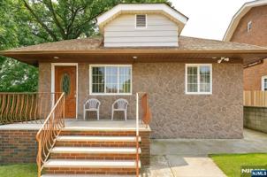 featured image of 130 E Edsall Ave