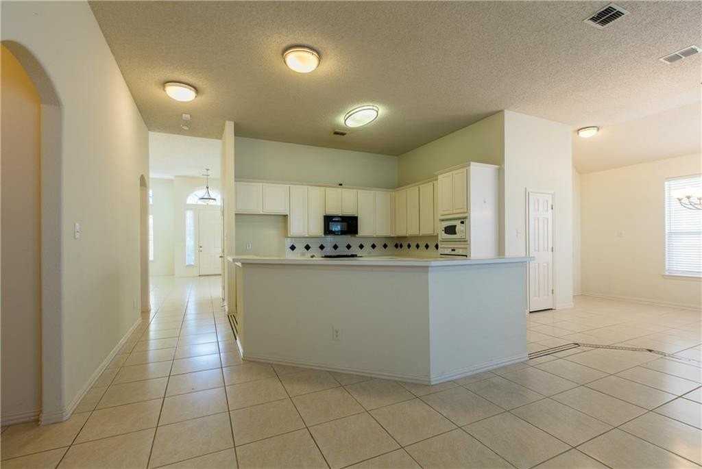 8216 Spring Valley Ln - Photo 5 of 27