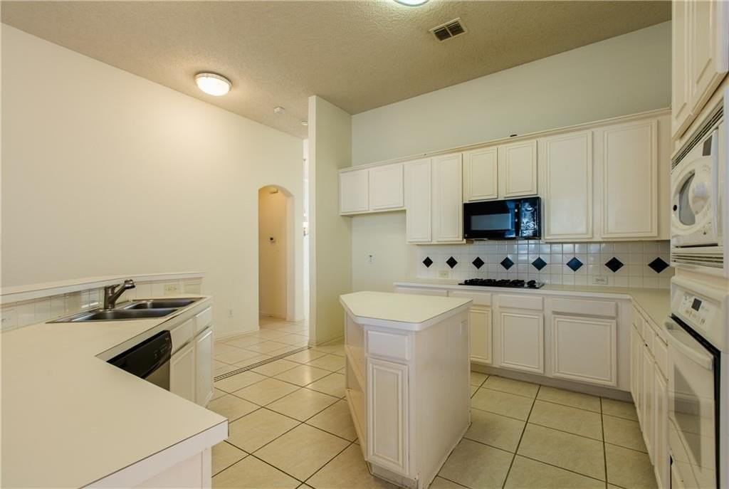 8216 Spring Valley Ln - Photo 6 of 27