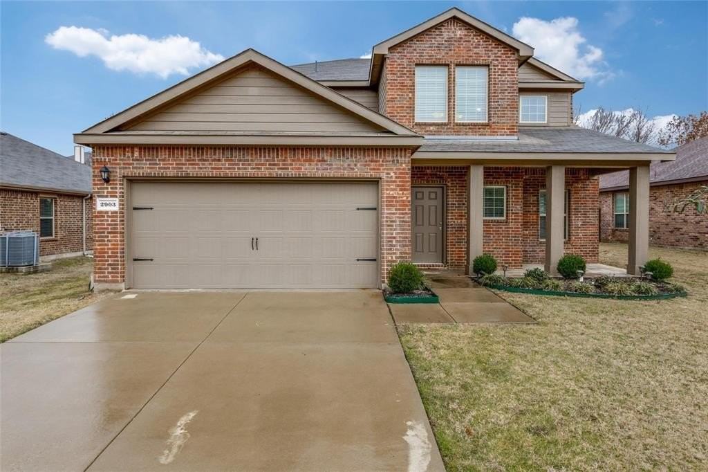 2903 Castlebend Dr - Photo 3 of 26