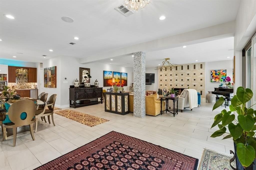 2001 Saint Charles Pl - Photo 5 of 25