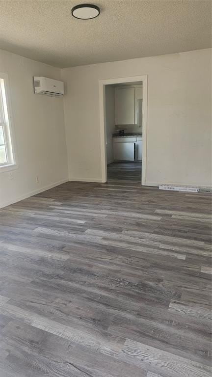 7956 Hull Ave - Photo 2 of 6