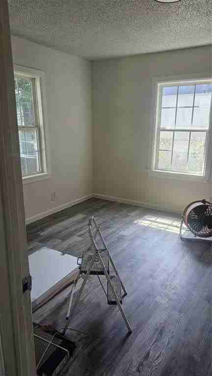 7956 Hull Ave - Photo 4 of 6