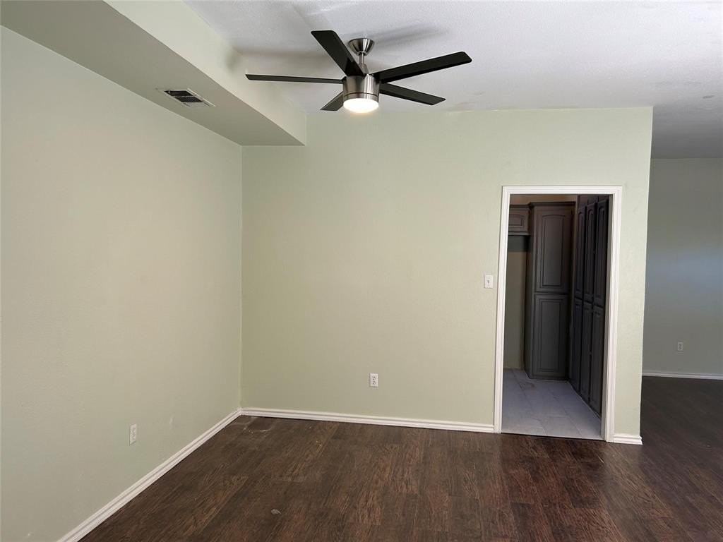 1505 Park Pl - Photo 3 of 10