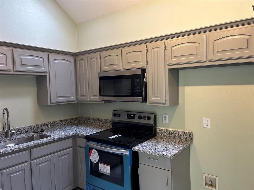 1505 Park Pl - Photo 5 of 10