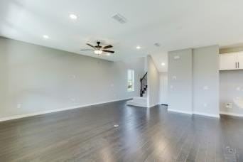 260 Lee Roy Jordan St - Photo 5 of 33