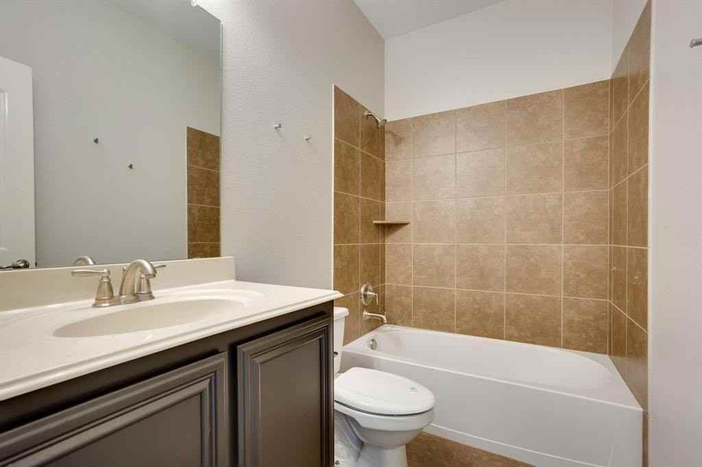 4717 Hidden Pond Dr - Photo 6 of 29