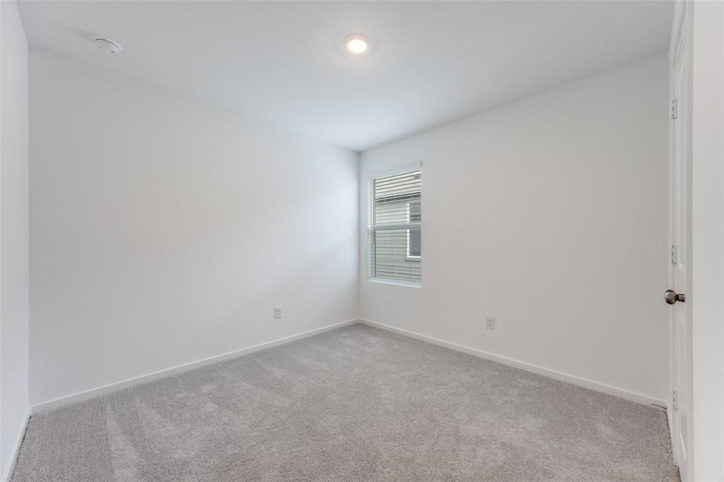 3812 Ontario Way - Photo 3 of 12
