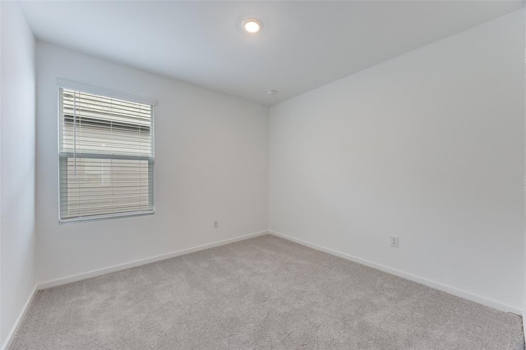 3812 Ontario Way - Photo 4 of 12