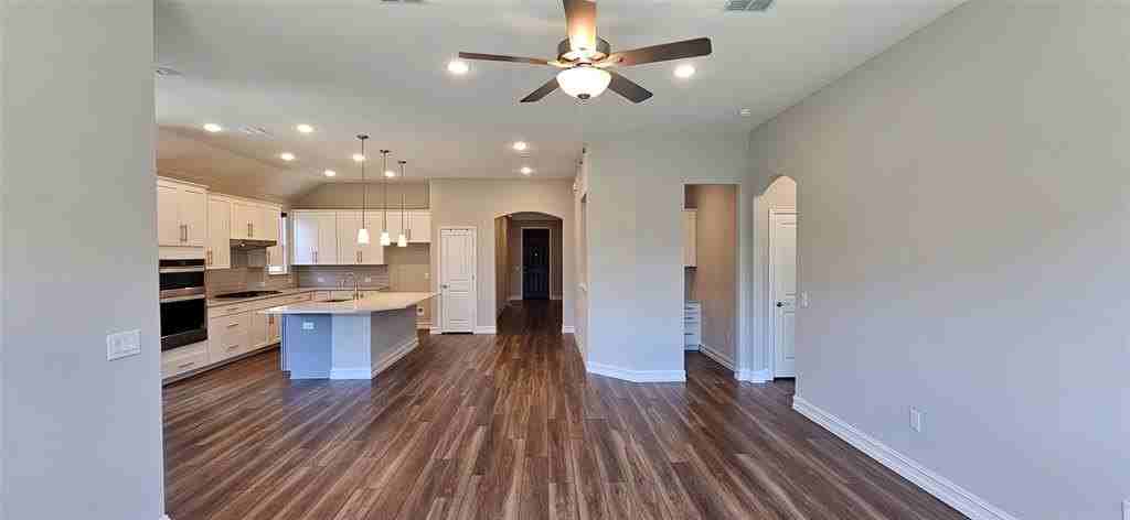 2720 Southampton Dr - Photo 3 of 20