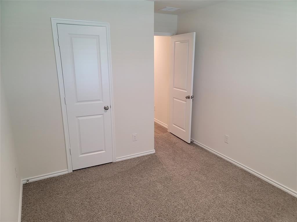 1216 Riverbrook Ln - Photo 6 of 20