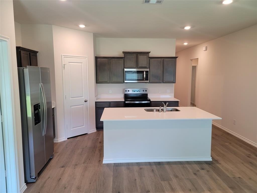 1216 Riverbrook Ln - Photo 7 of 20